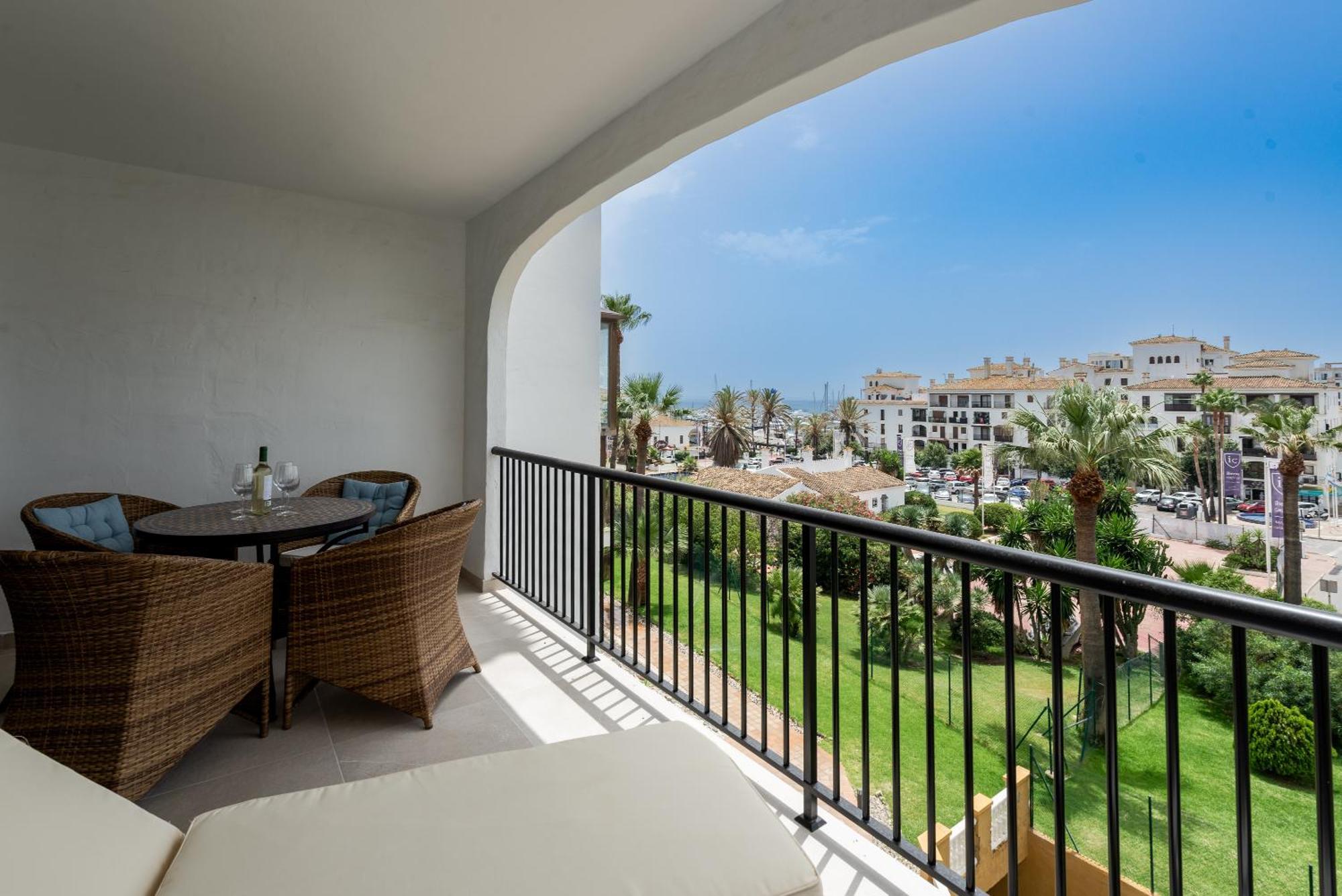 Duquesa Port Retreat Appartement Manilva Buitenkant foto