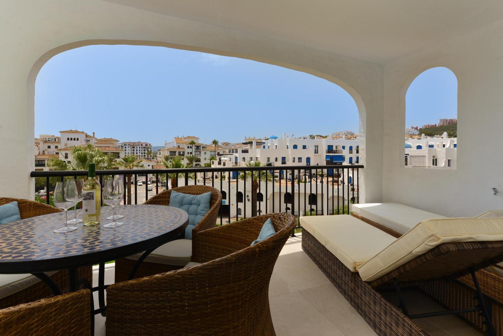 Duquesa Port Retreat Appartement Manilva Buitenkant foto